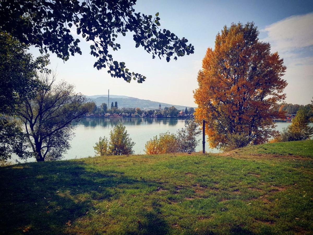 Apartamento House At Lake Esztergom Exterior foto